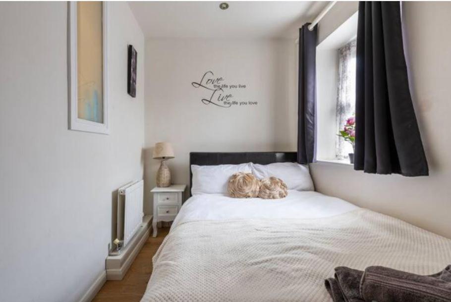 Super Central Beautiful Three Bedroom Londen Buitenkant foto