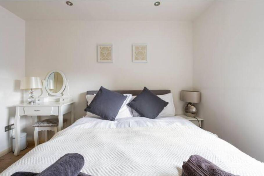 Super Central Beautiful Three Bedroom Londen Buitenkant foto