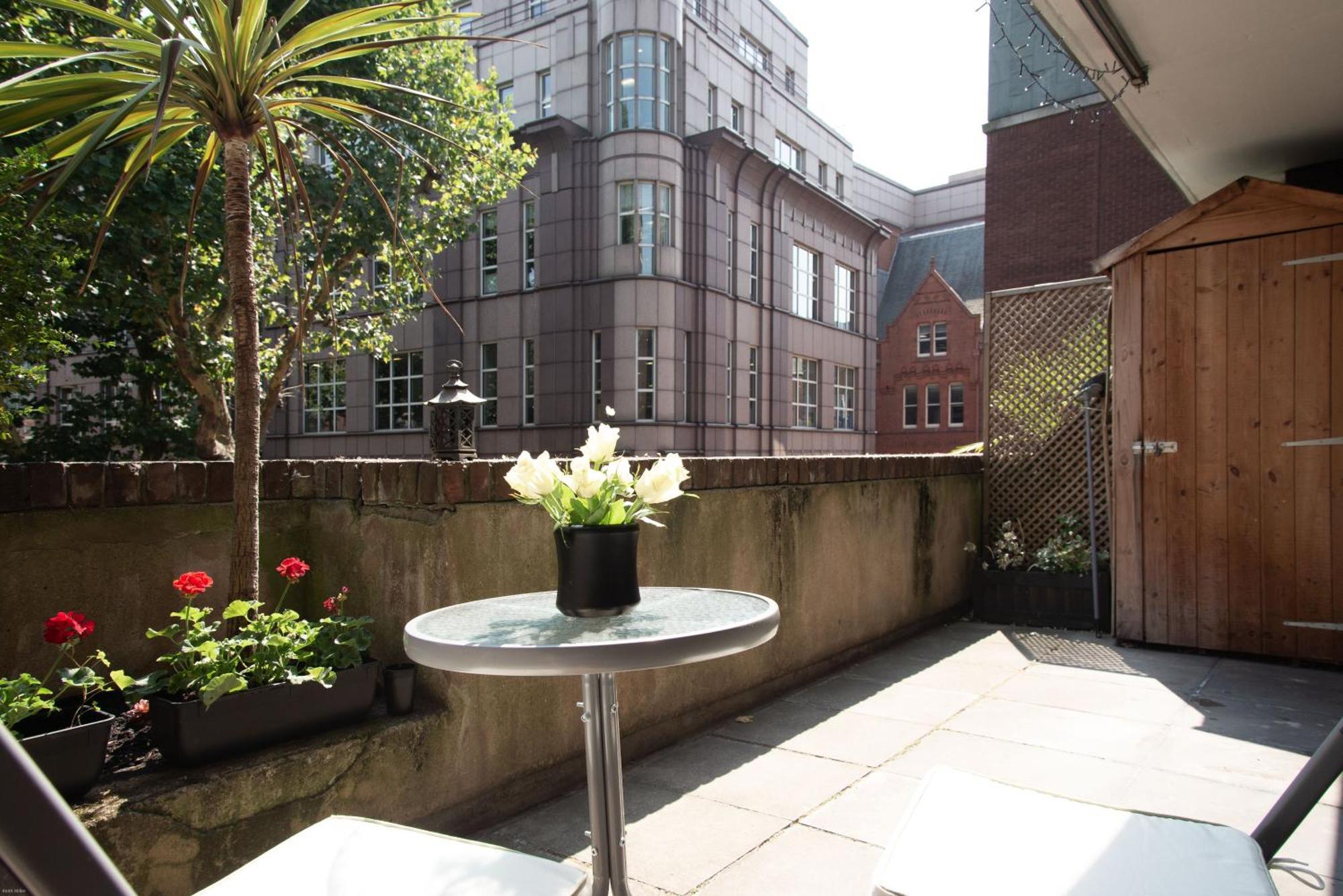 Super Central Beautiful Three Bedroom Londen Buitenkant foto